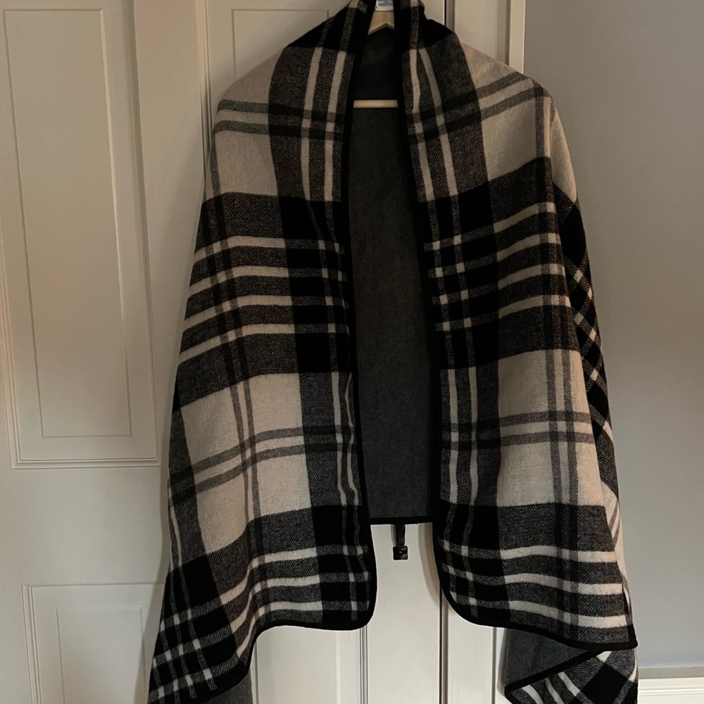 J. Crew Black Plaid Cape o/s - Picture 2 of 4